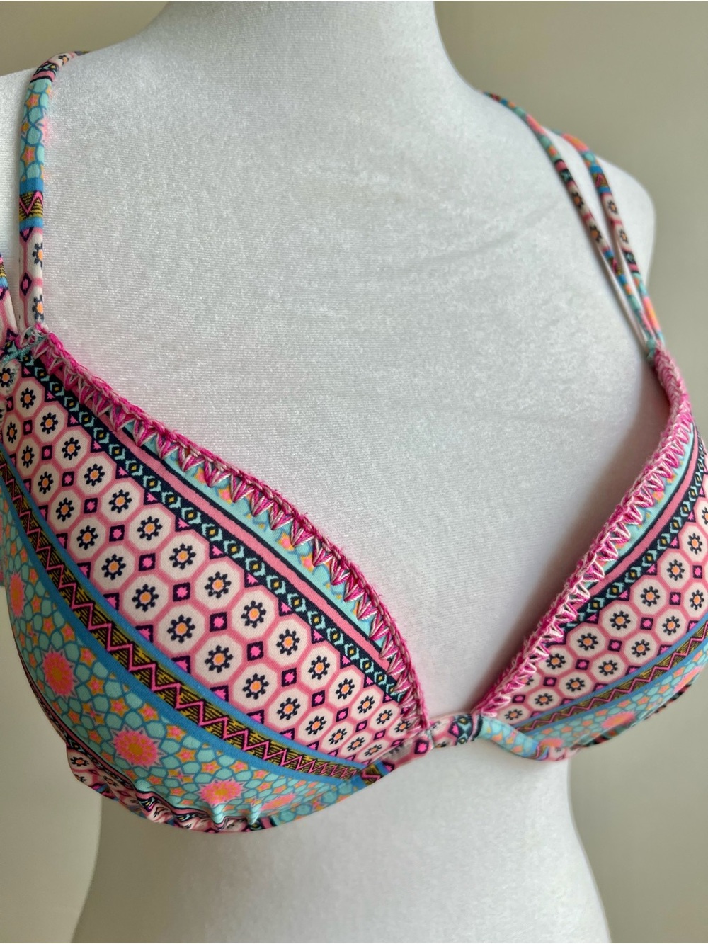 Colorful Padded Bikini Top 36B Embroidered Details Shade and Shore